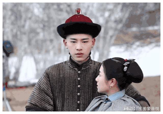 剧组健身女明星_娱乐圈健身女星_明星健身房