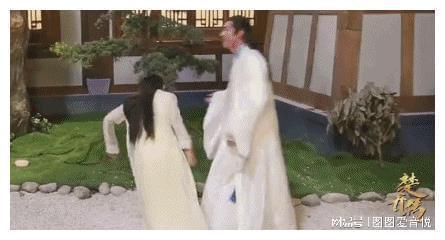 明星健身房_娱乐圈健身女星_剧组健身女明星