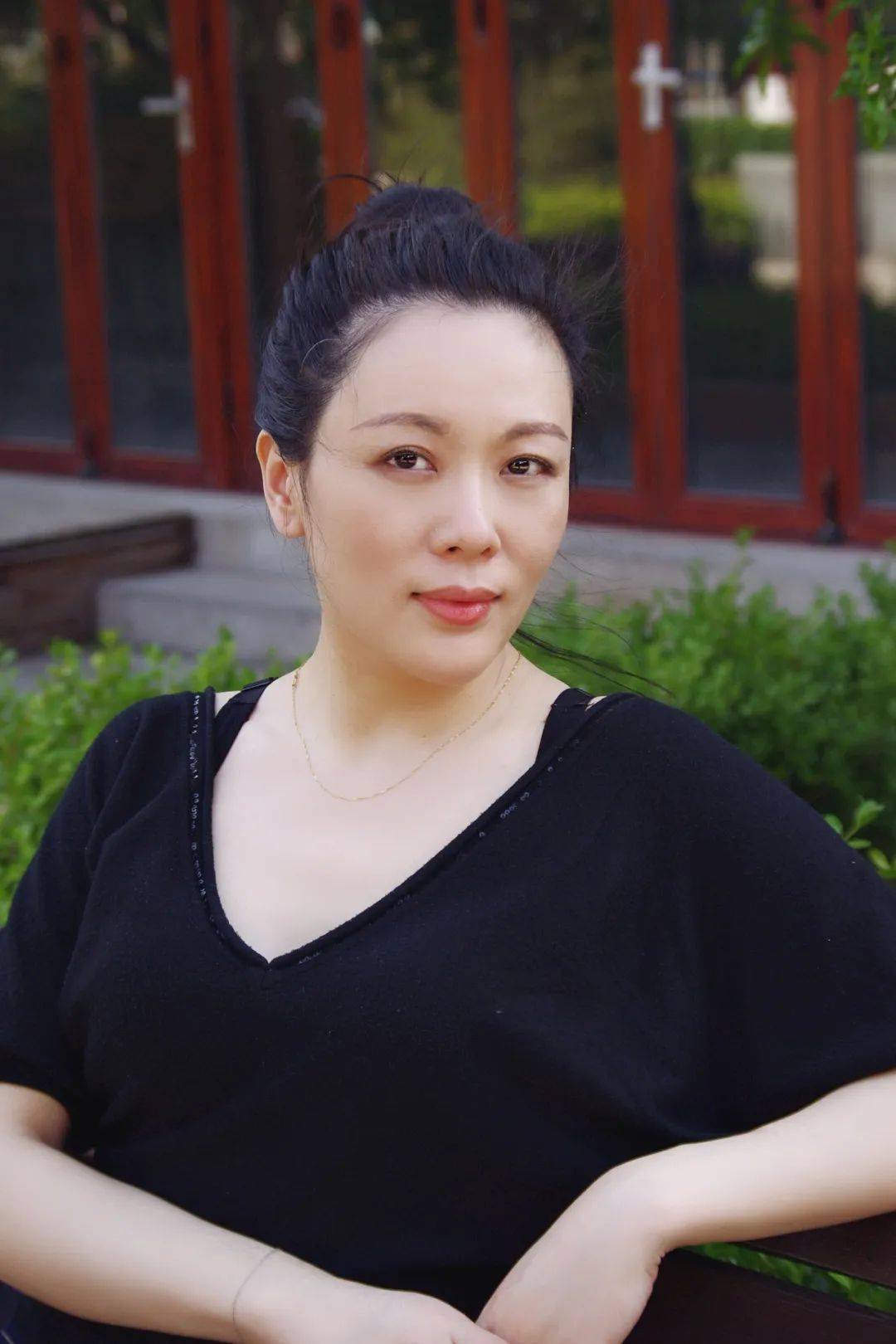 娱乐圈健身女星_剧组健身明星女的是谁_剧组健身女明星