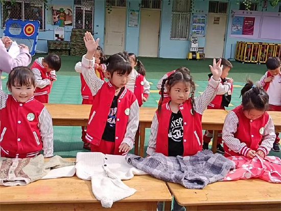 幼儿剥豌豆的好处_幼儿生活技能剥豌豆_剥豌豆活动目标