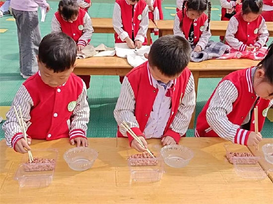 剥豌豆活动目标_幼儿生活技能剥豌豆_幼儿剥豌豆的好处