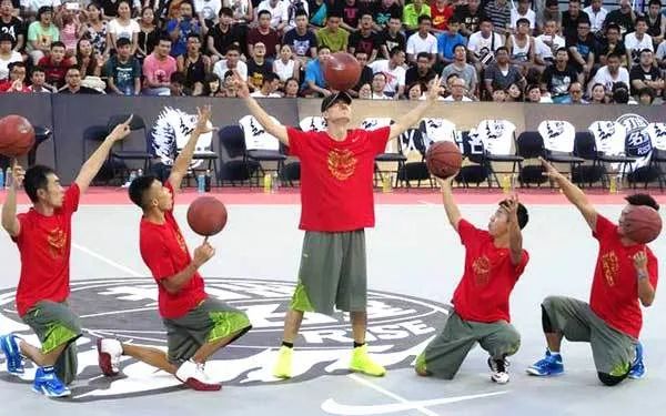 街头篮球转球技巧_街头篮球怎么转职_街头篮球传球技巧