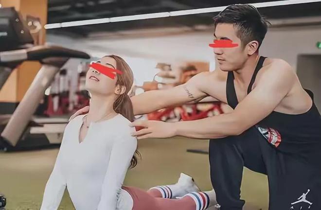 健身房女私教男私教_健身房的私教房_健身房男女私教哪个更专业