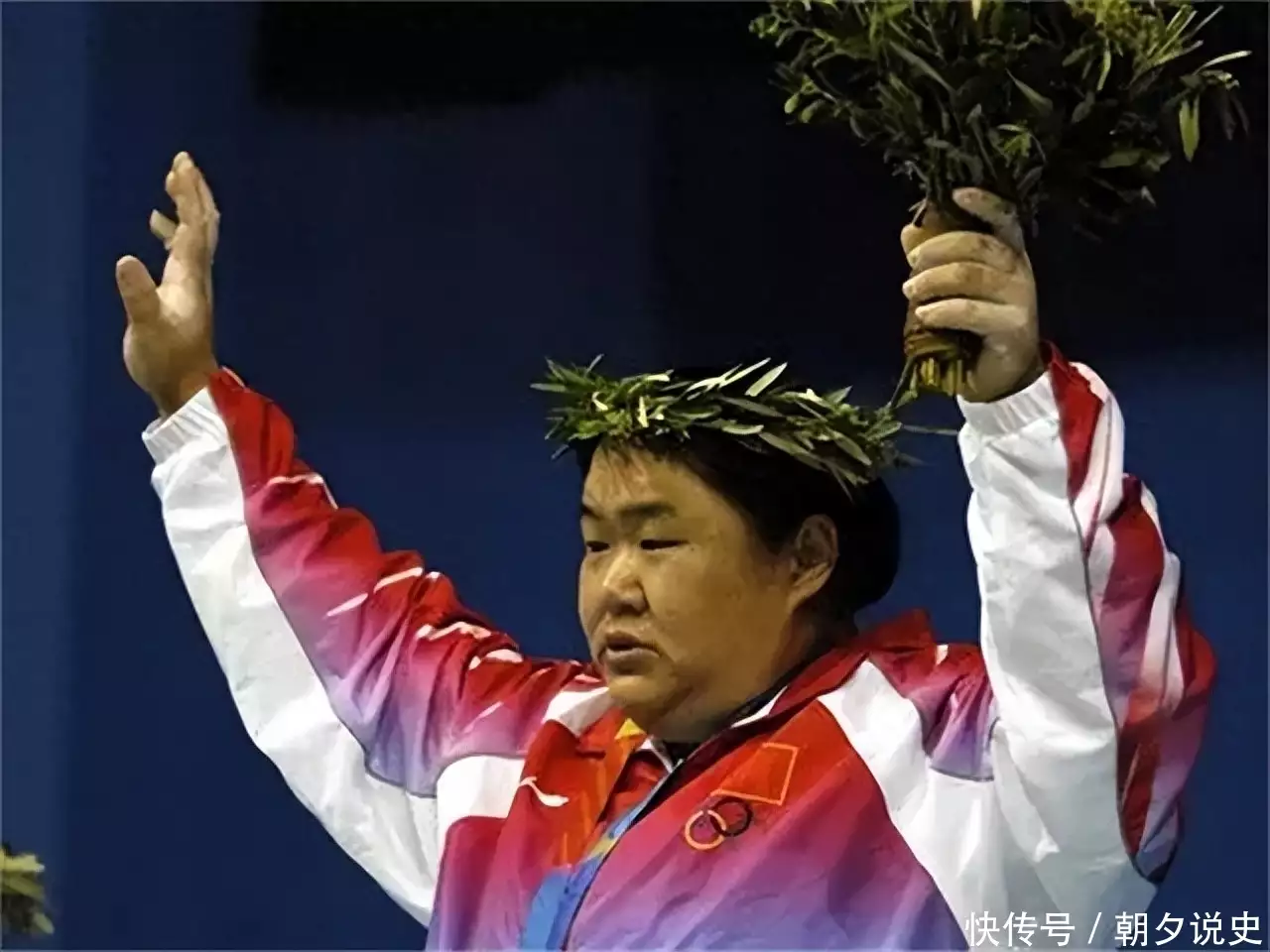 唐国红举重冠军_举重运动员唐国红_唐红举重