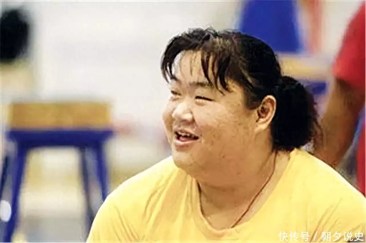 唐国红举重冠军_举重运动员唐国红_唐红举重