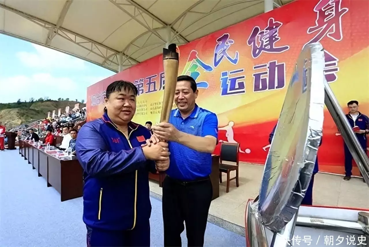 唐红举重_唐国红举重冠军_举重运动员唐国红