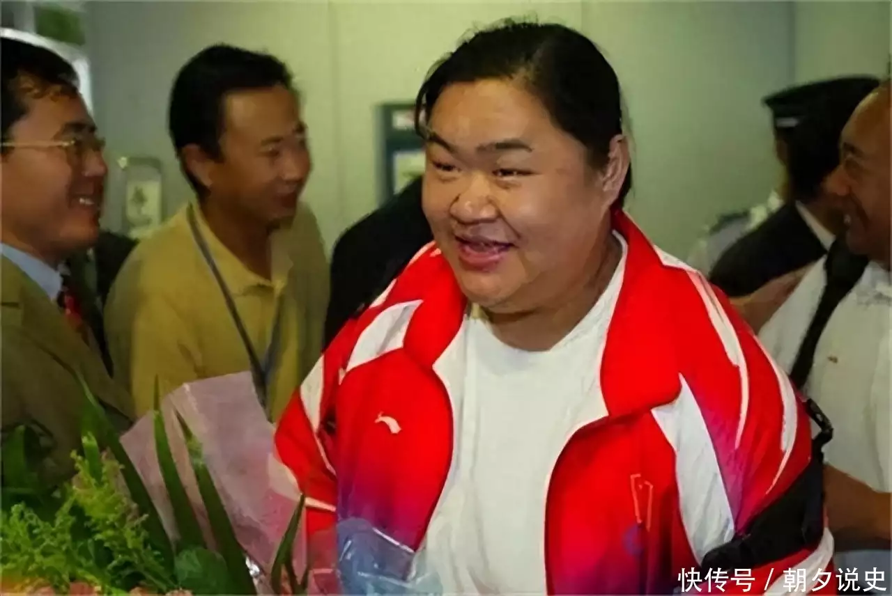 唐国红举重冠军_举重运动员唐国红_唐红举重