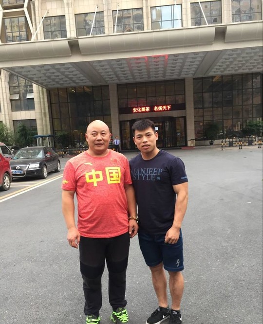 举重比赛失误_举重错失冠军_错失举重冠军的句子
