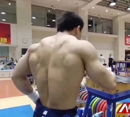 举重错失金牌_错失举重冠军怎么办_举重错失冠军