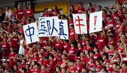 少儿足球赞赛冠军点评文案_少儿足球赛点赞冠军_幼儿足球赛点赞拿冠军
