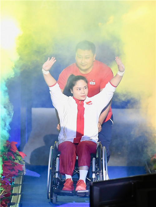 举重冠军家境_我的爸爸是举重冠军_举重冠军爸爸是谁