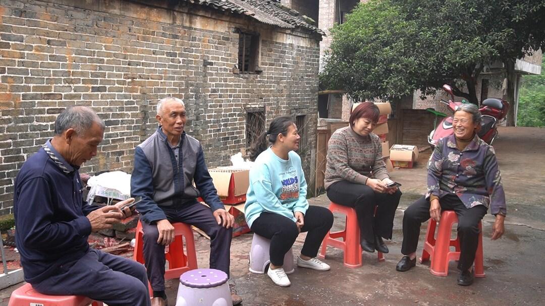 举重冠军家境贫寒_举重冠军爸爸是谁_我的爸爸是举重冠军