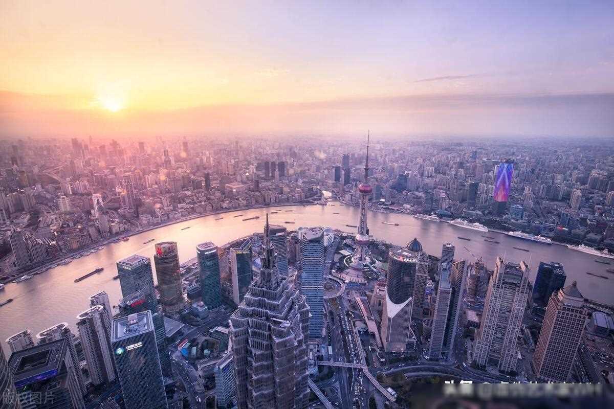 北方人在上海的生活体验：探索繁华都市的历